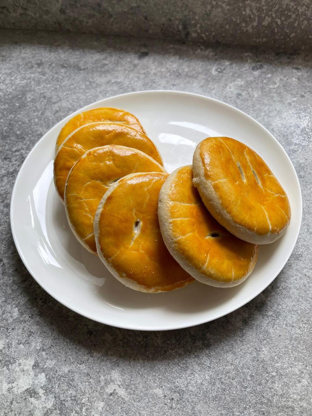 Wife cakes 老婆餅