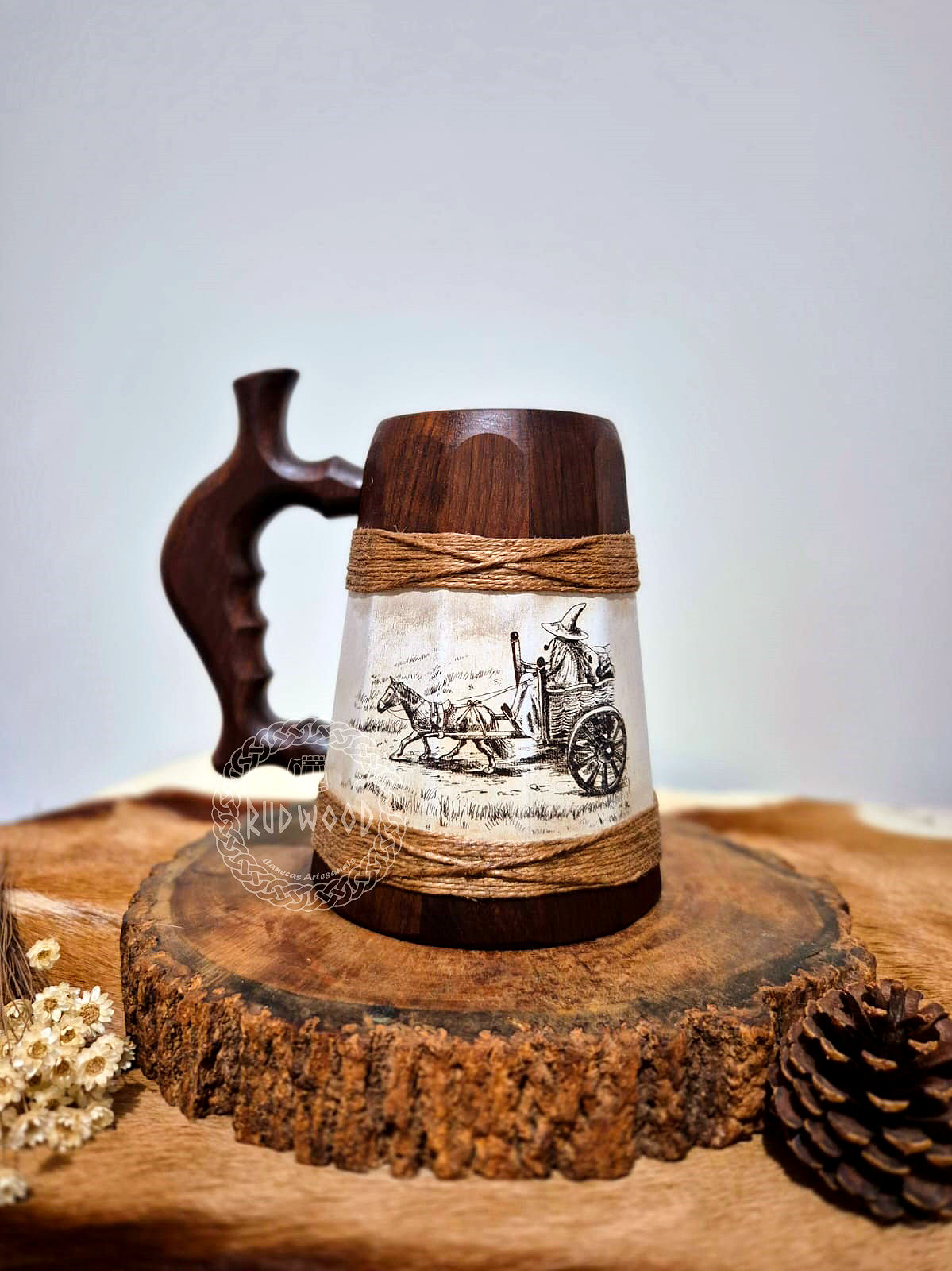 Caneca Imbuia 500 ml com rami - Gandalf e a Sociedade do Anel