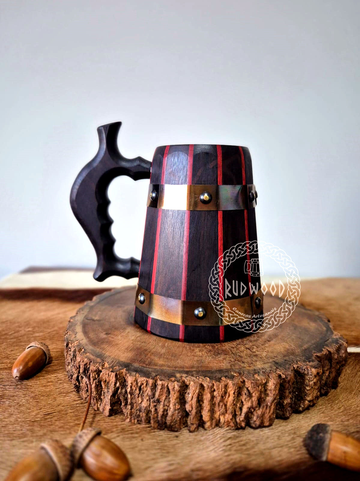 74 - Caneca em Imbuia com Pau Brasil 500 ml - cabo rústico