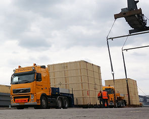 VAN DOORN export packing kisten onsite verpakken logistiek (002).jpg