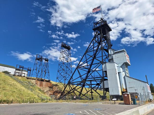 Con Mine headframe in Butte