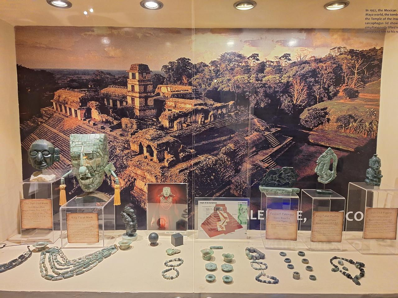 Artifacts in the jade museum
