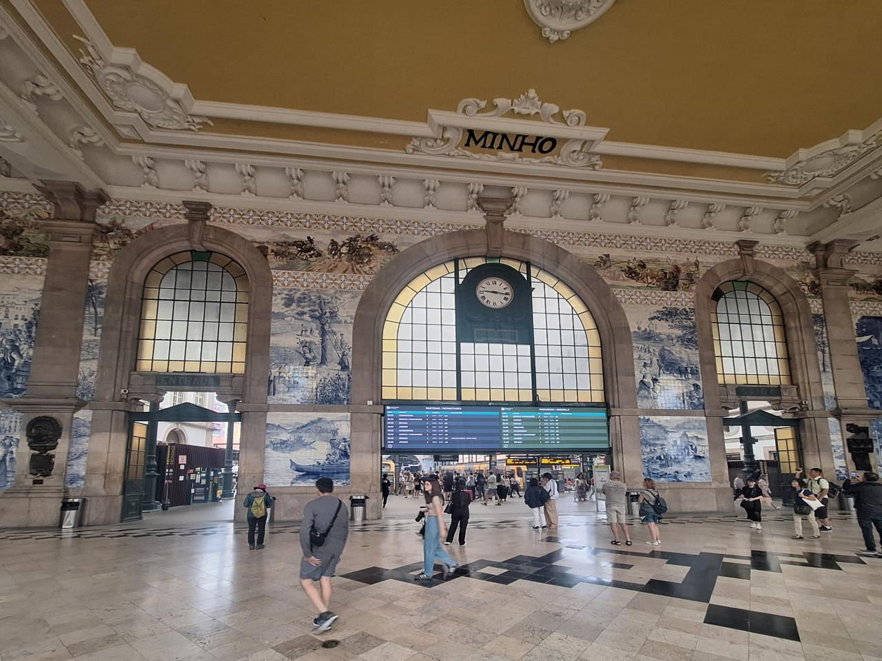 São Bento station and azulejos