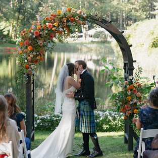 groom kilt scottish wedding