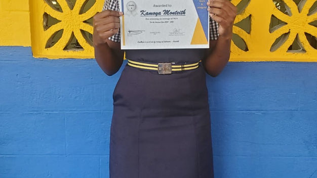 Congratulations to Kamoya on her academic award!!