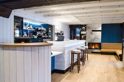 notre bar chaleureux et convivial