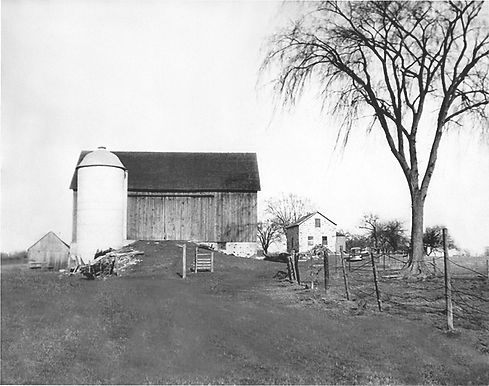 1945 Farm Photo.jpg