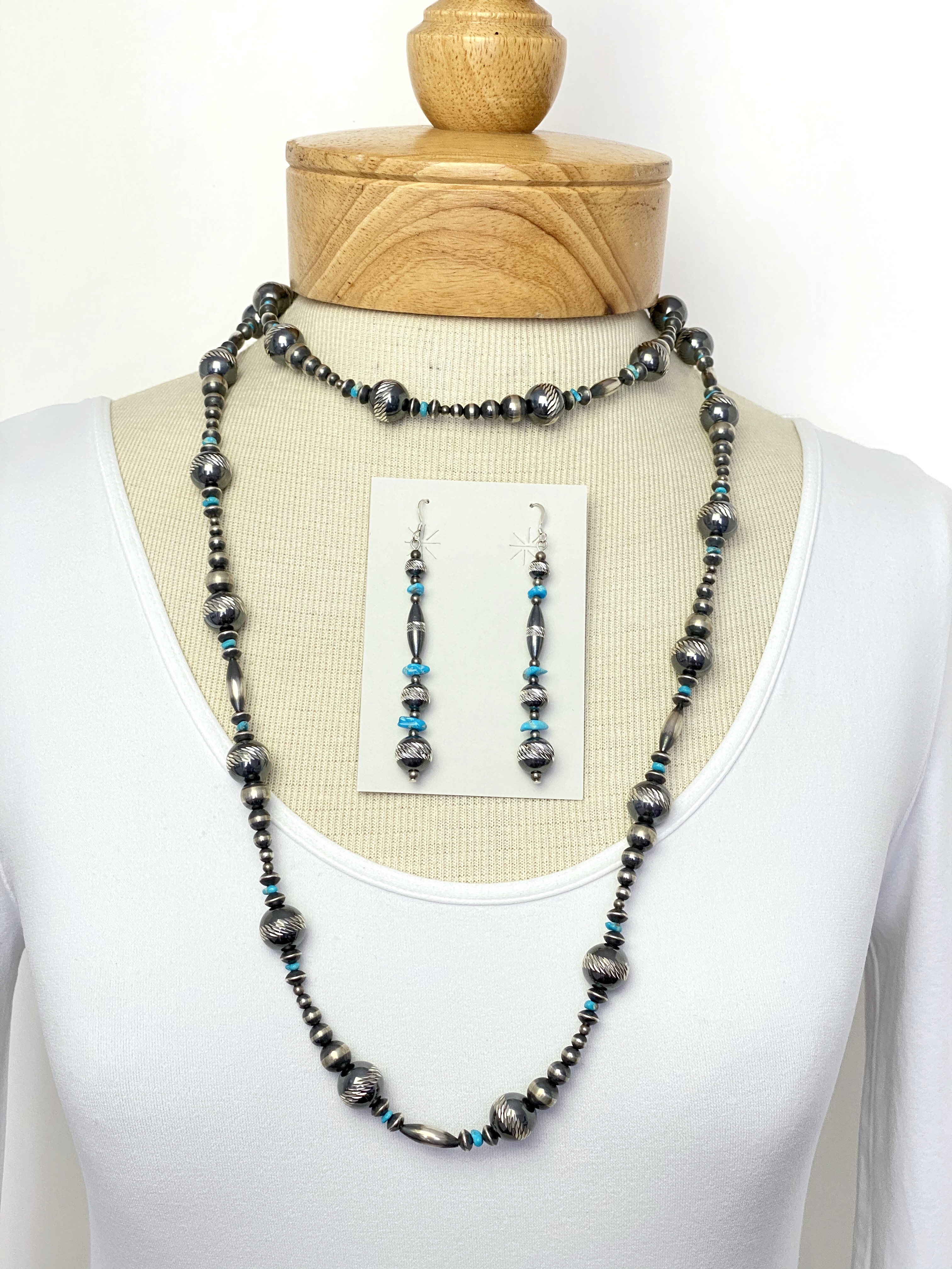 Diamond cut silver bead w turquoise necklace