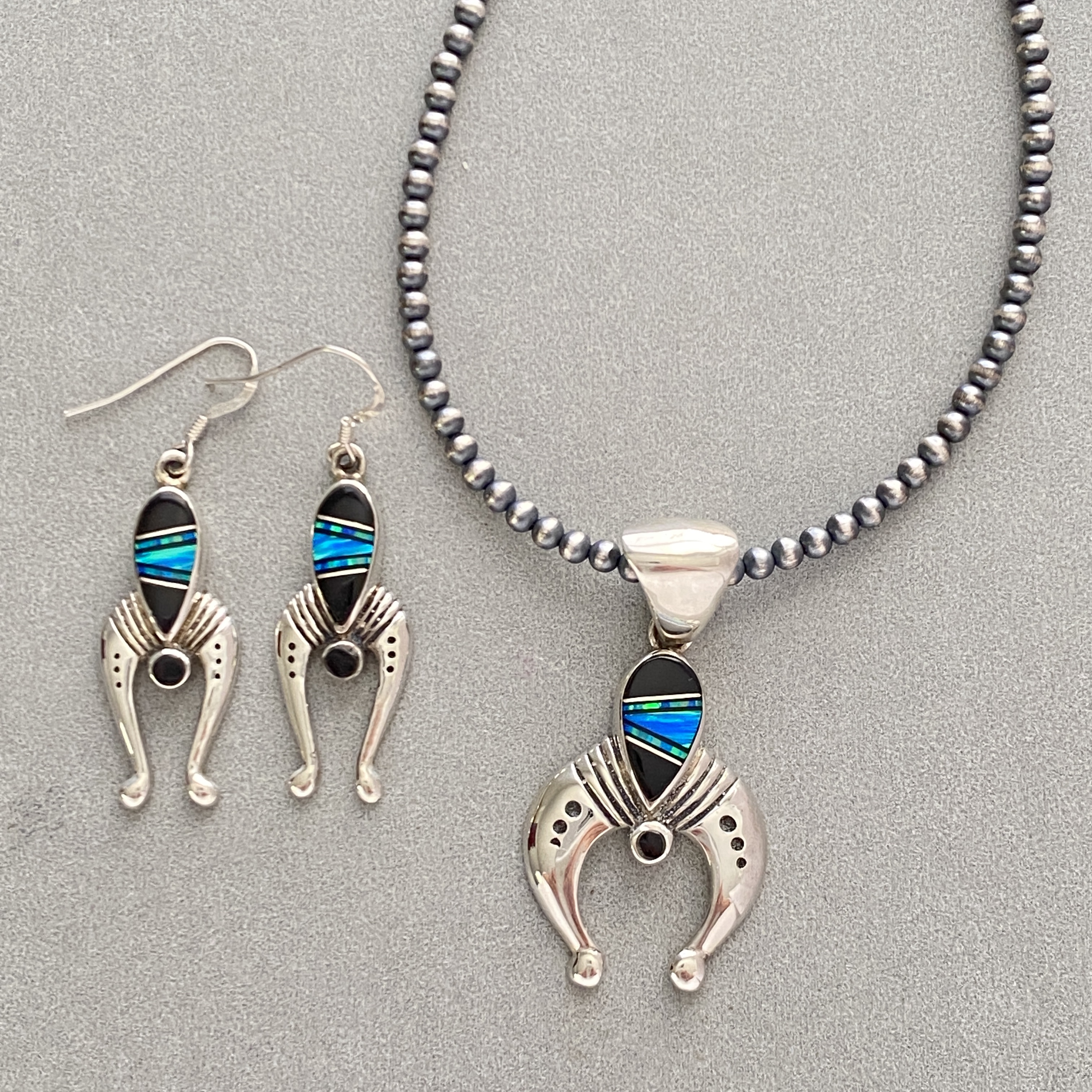 Naja pendant & earring set