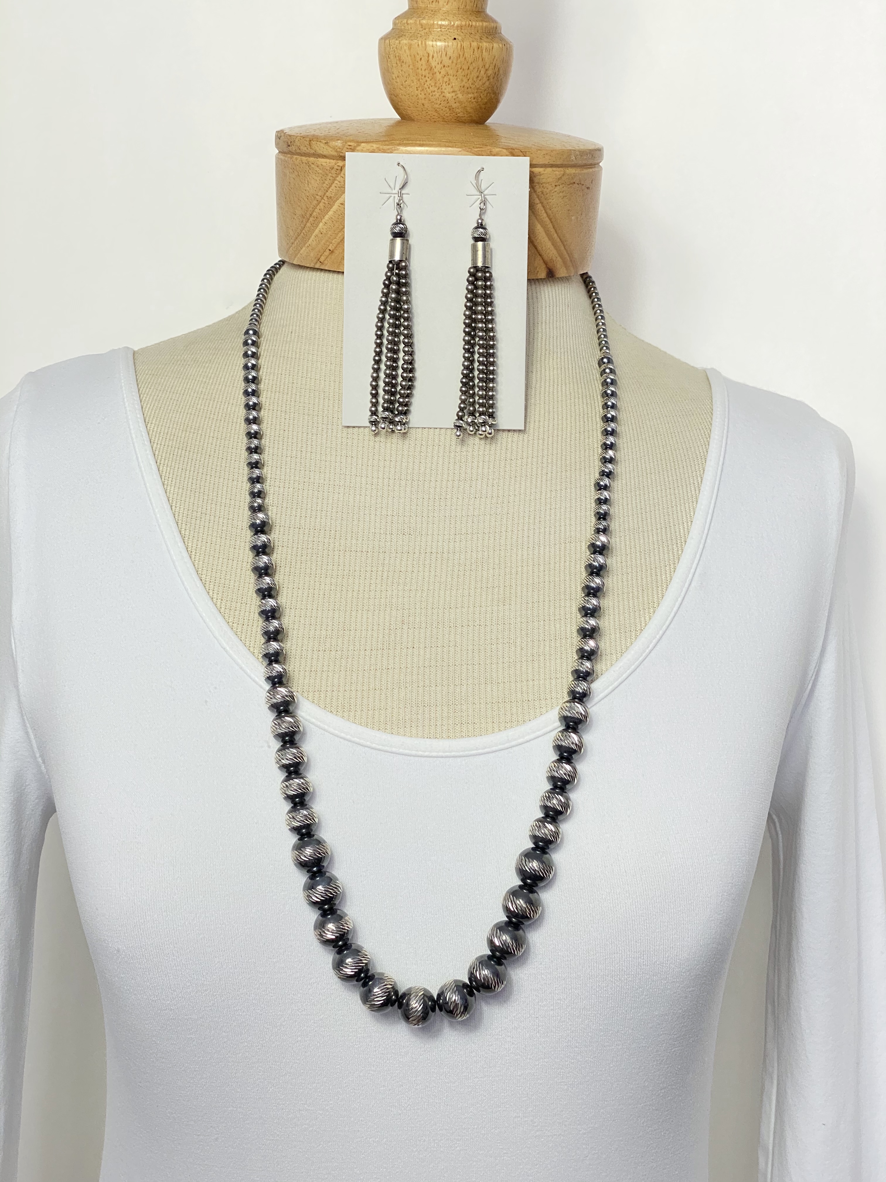 Diamond cut silver bead necklace