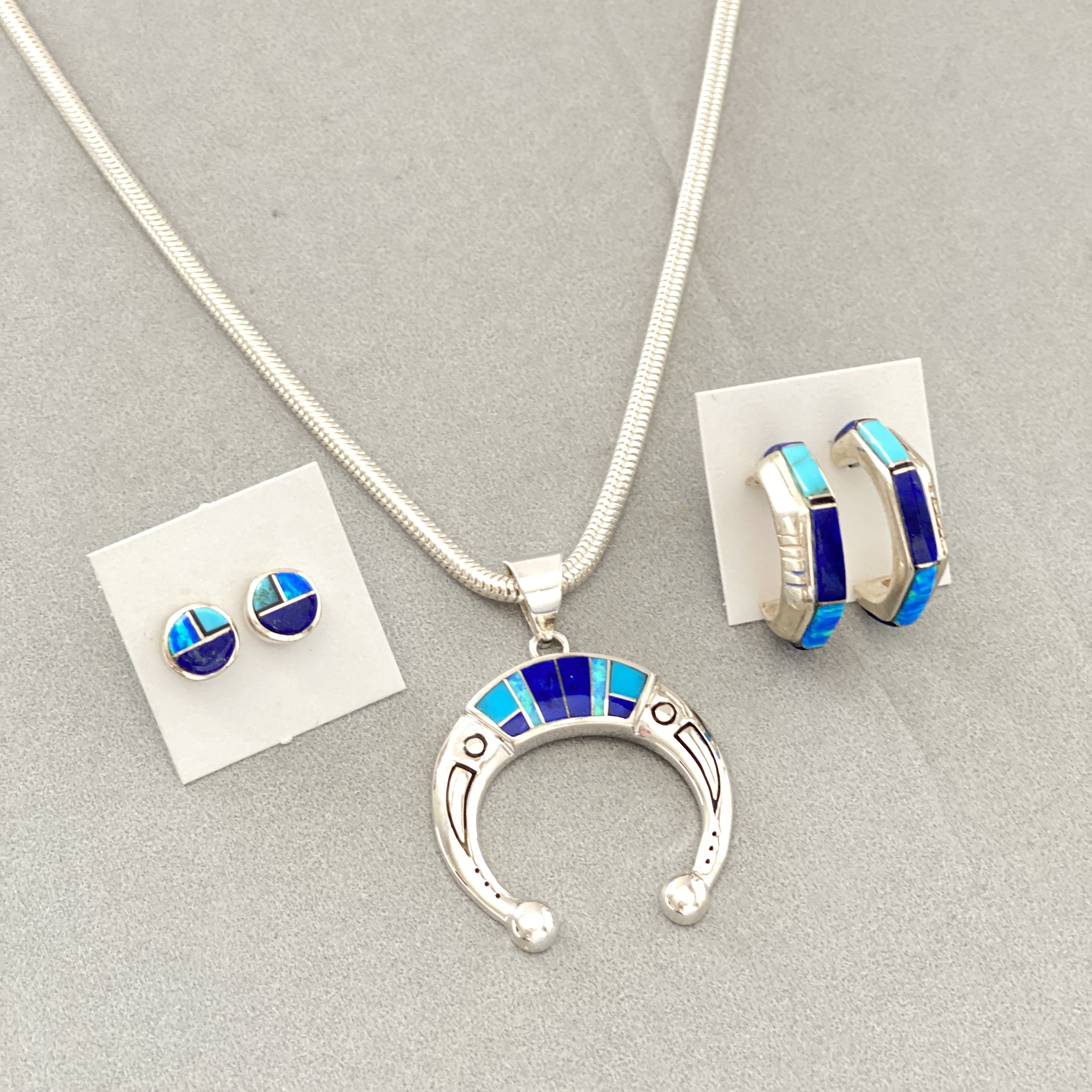 Naja pendant