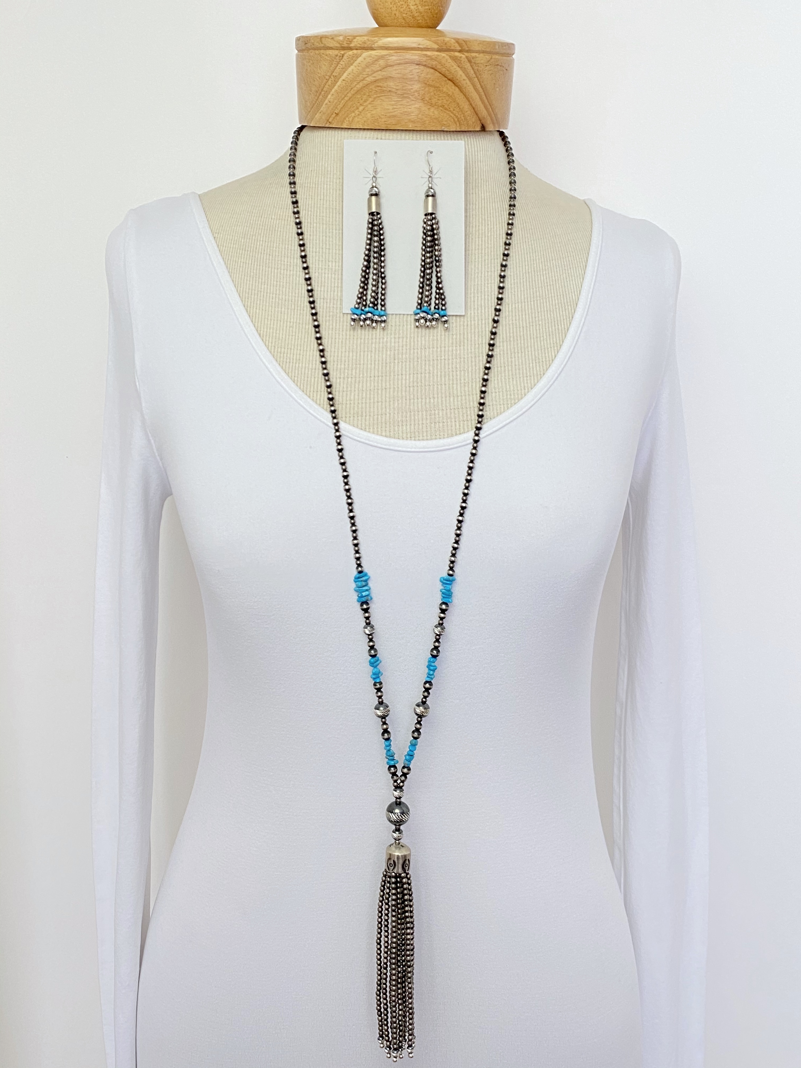 Diamond cut silver bead w turquoise necklace