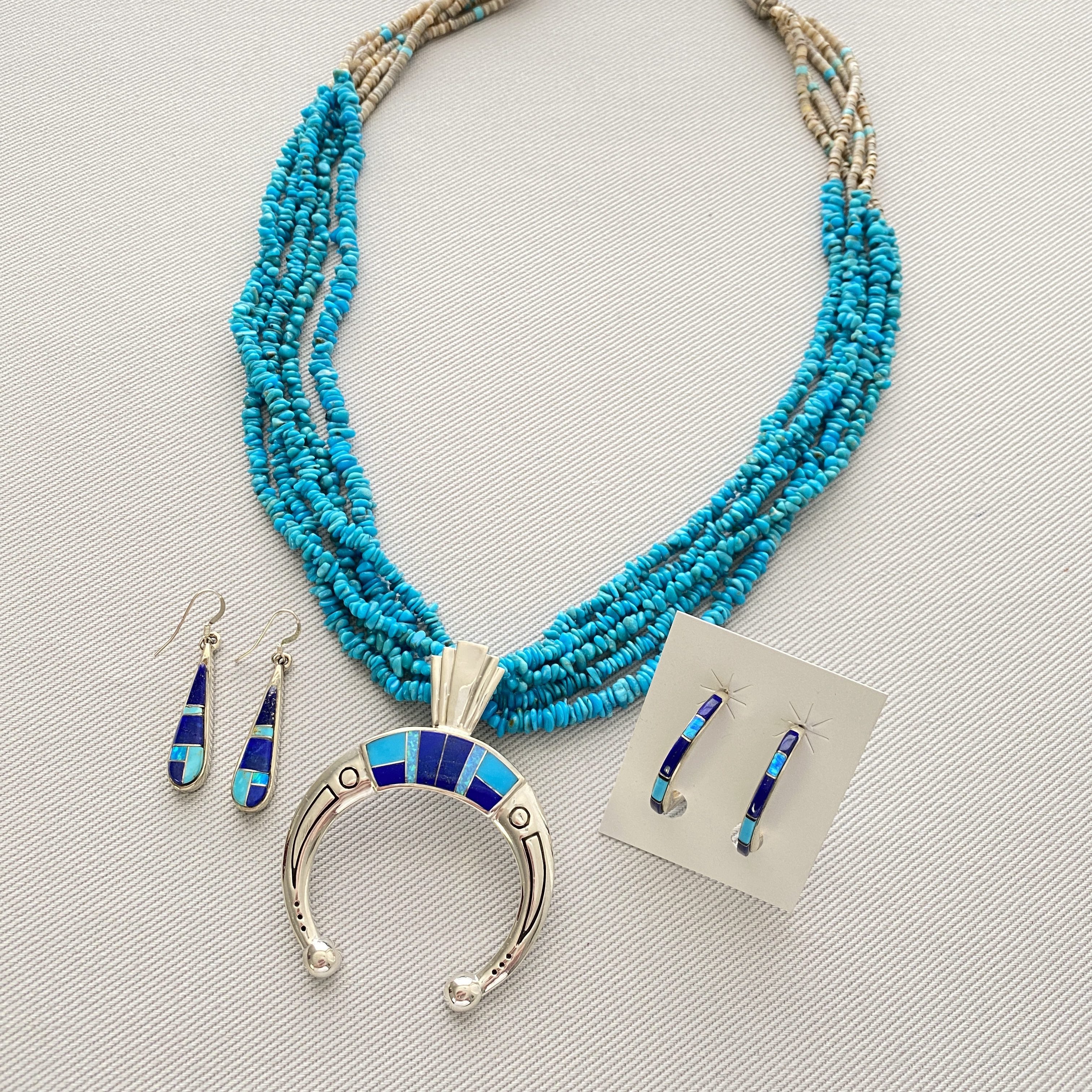 Naja pendant