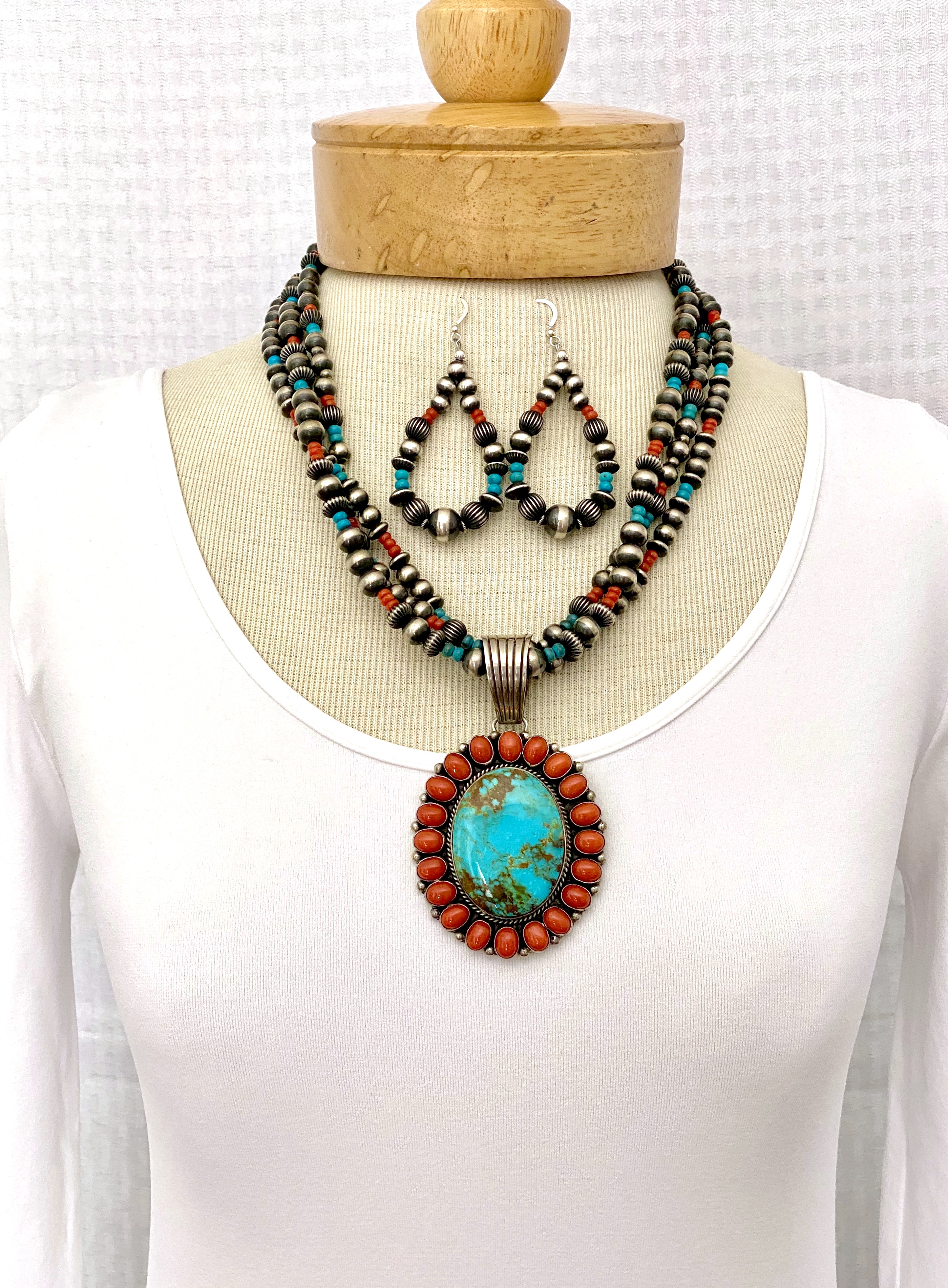 Multistrand turquoise/coral