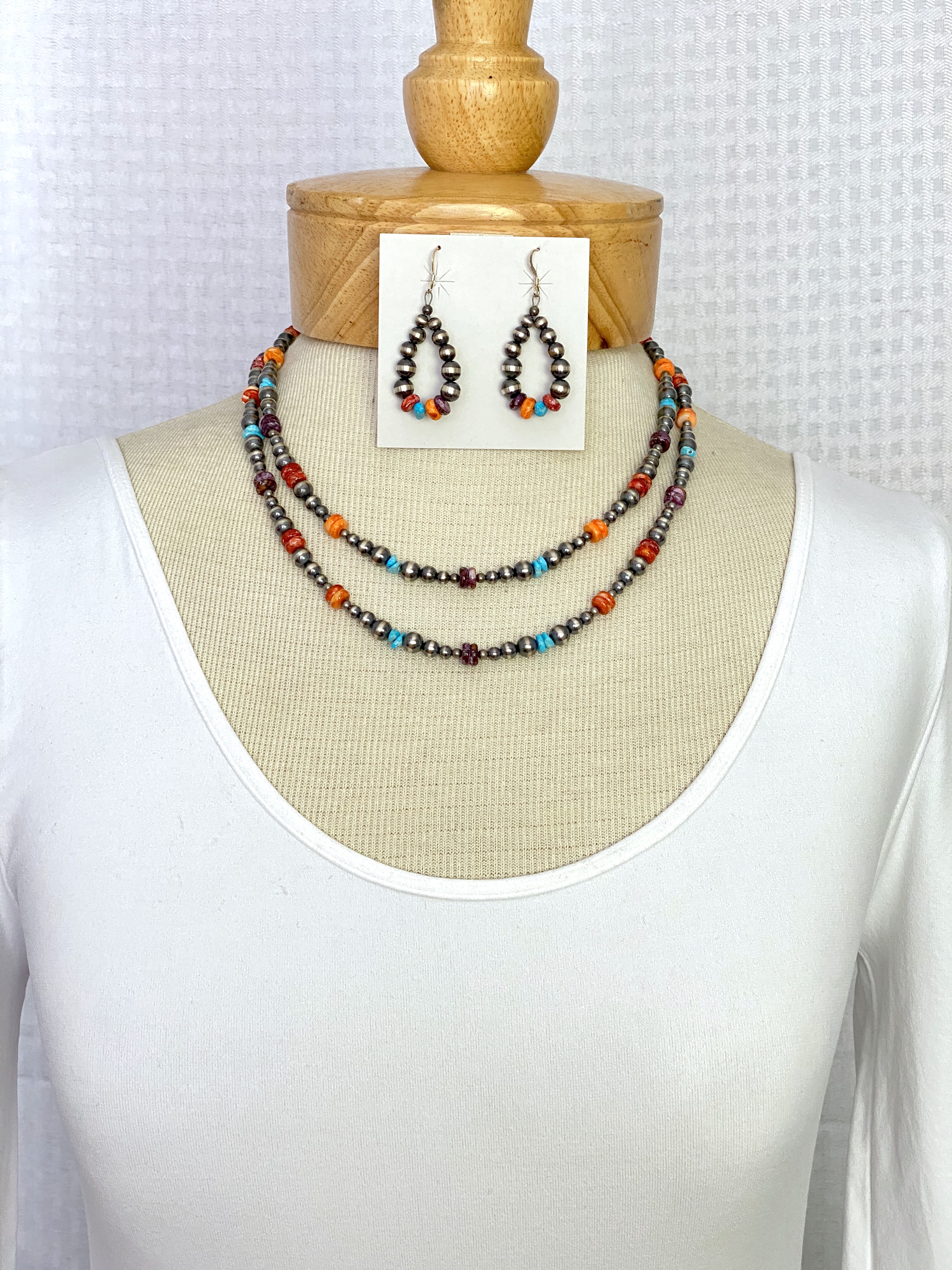 Multicolor necklace center nugget