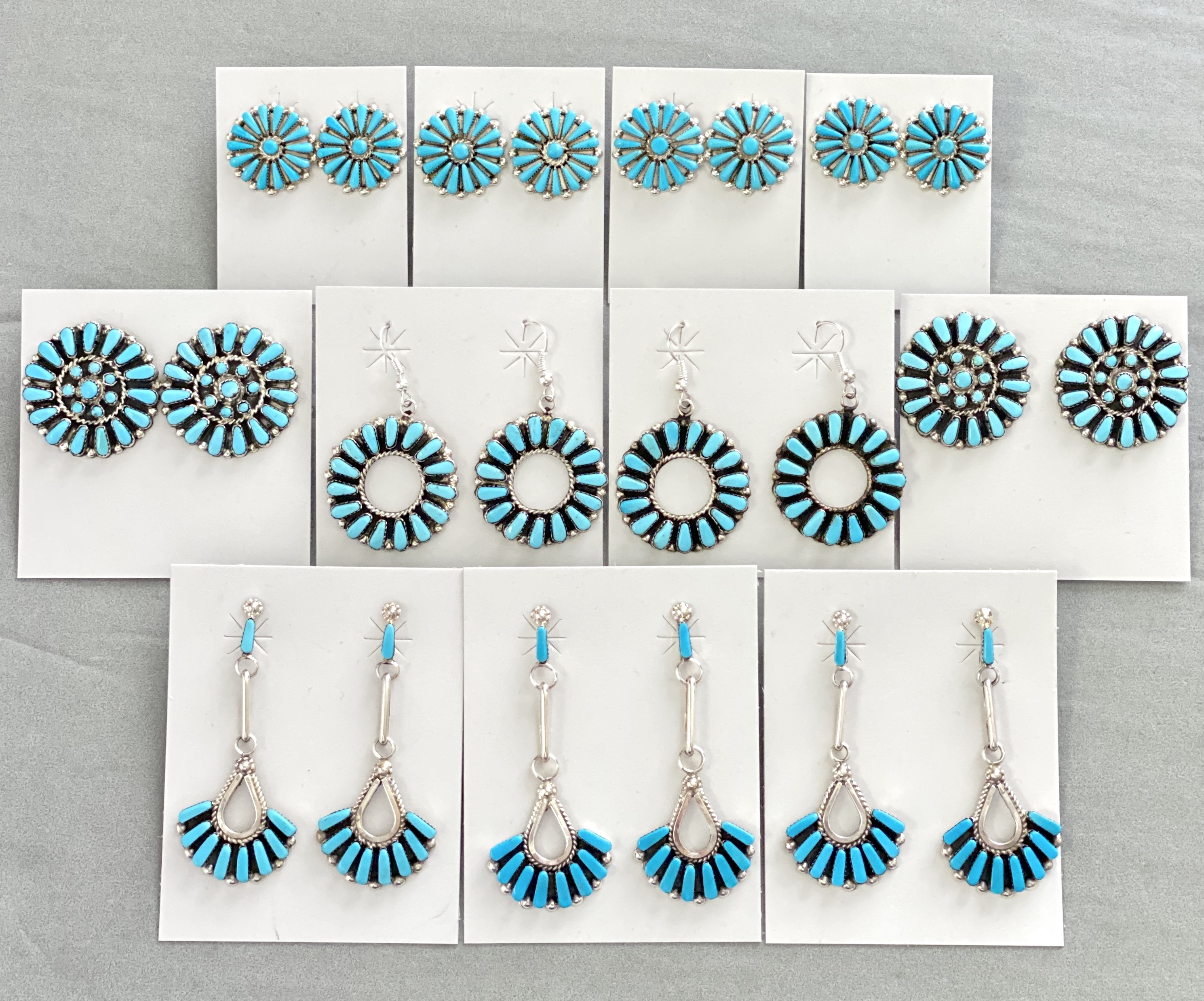 Turquoise round clusters