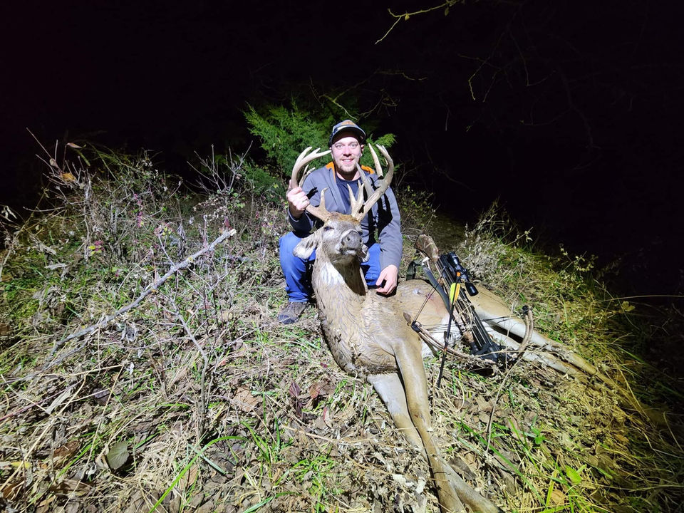 Hunting Kansas Whitetails with Bellwildlife Specialities & Dirtnap Outdoors 2022