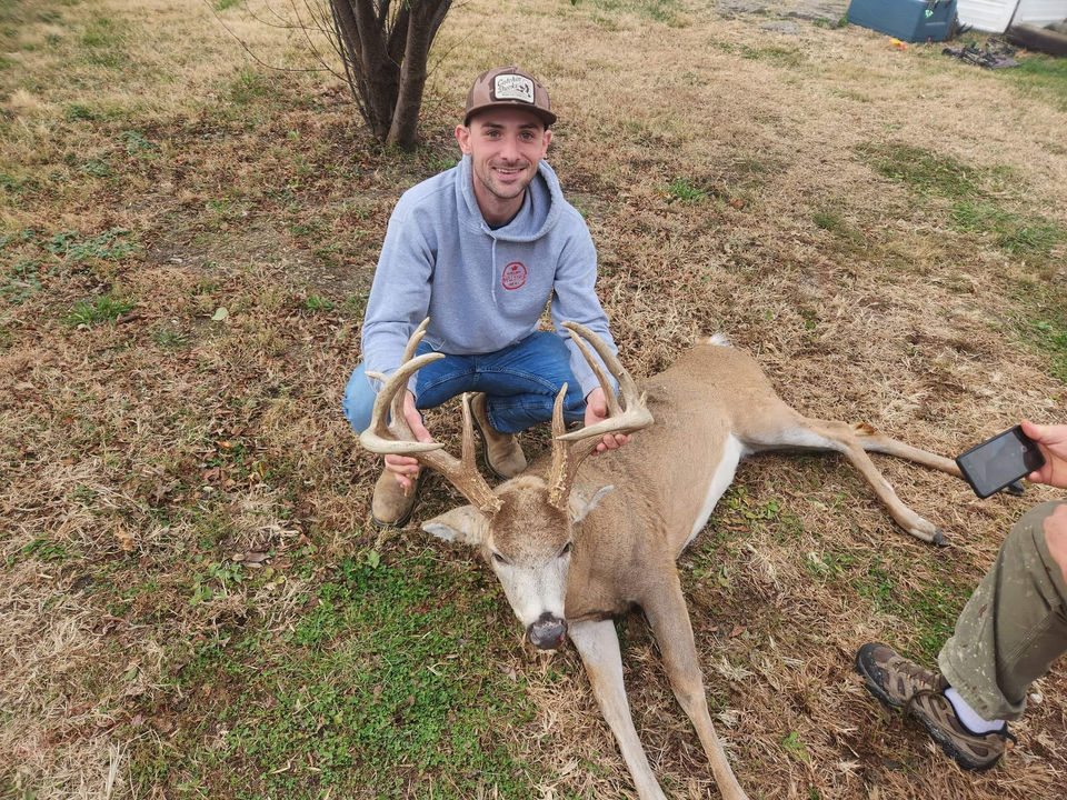 Hunting Kansas Whitetails with Bellwildlife Specialities & Dirtnap Outdoors 2022
