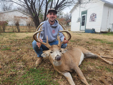 Hunting Kansas Whitetails with Bellwildlife Specialities & Dirtnap Outdoors 2022