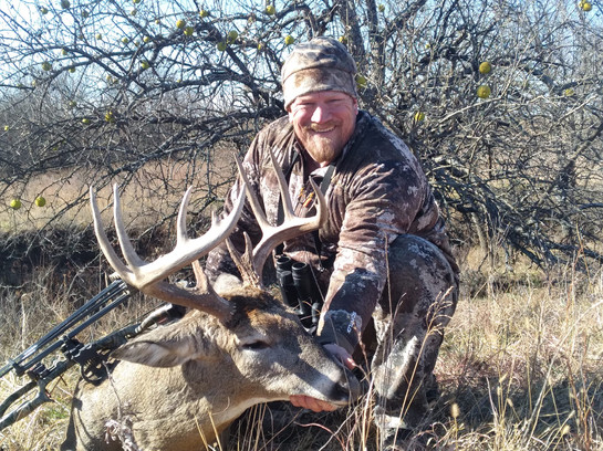 Hunting Kansas Whitetails with Bellwildlife Specialities & Dirtnap Outdoors 2022