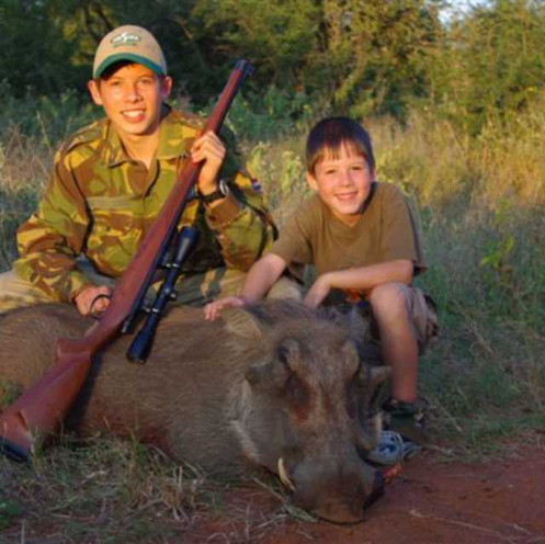 Wart Hog Hunting With Africa Safari Outf