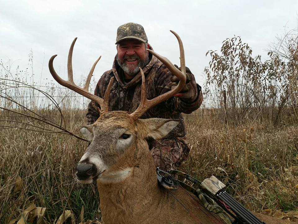 Kansas Whitetail Outfitters KS Deer Hunting Kansas Whitetails