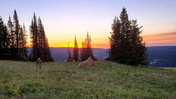 iBig Game Hunting - Flat Top Elk Hunting Colorado