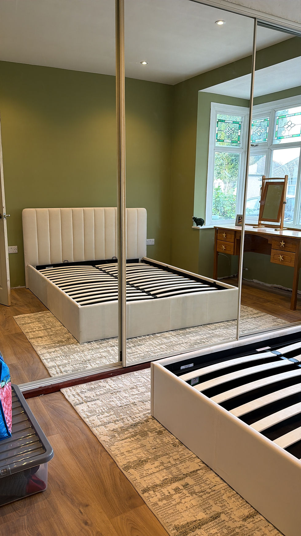 Flat pack furniture construction