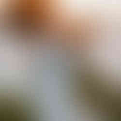 Наталка Денисенко у сукні Diva від REPULO’S — елегантний білий образ, що підкреслює жіночність і лег