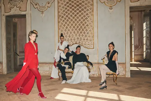 Detale projektu REPULO’S w zbliżeniu podczas sesji w Mediolanie