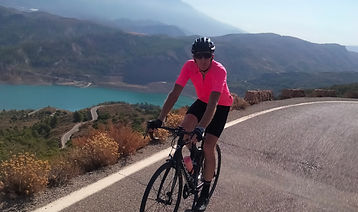 road cycling holiday above turon