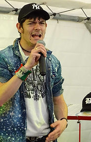 Photo Greg chanteur.jpg