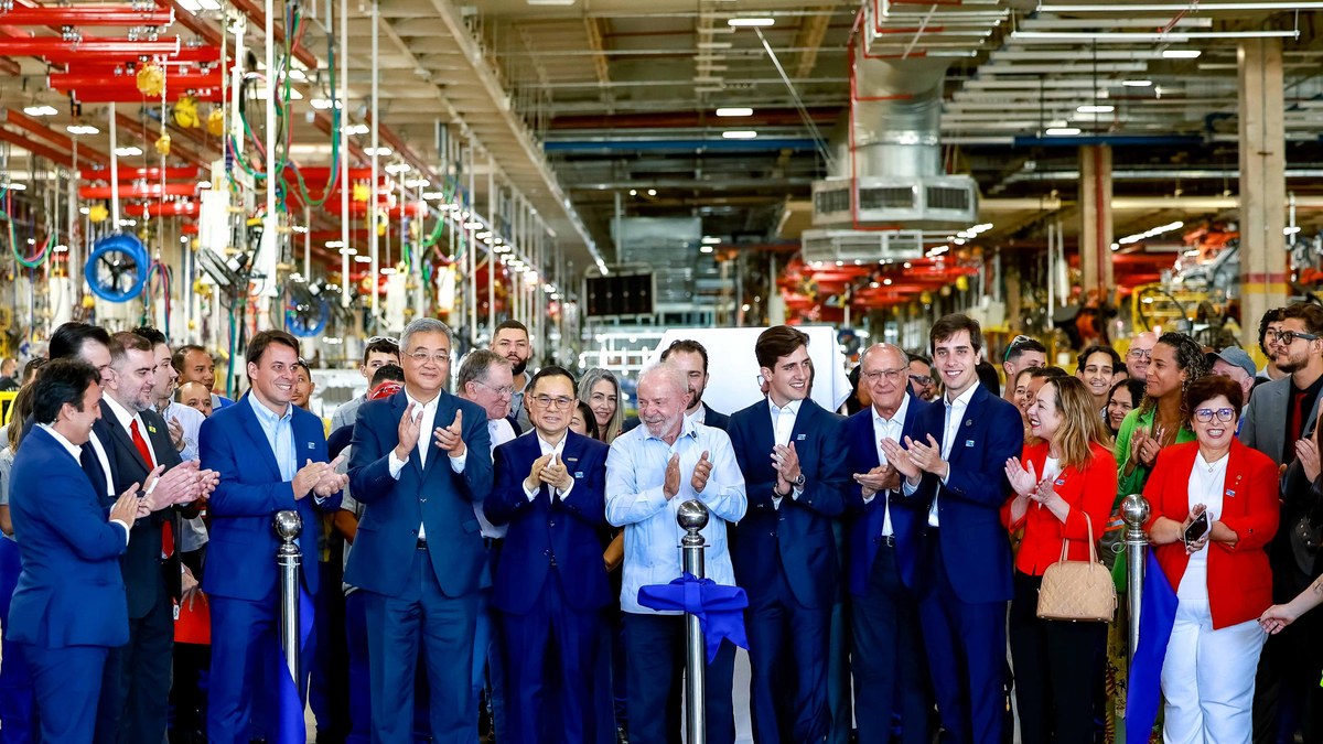 Cerimônia oficial Changan e CAOA na fábrica de Anápolis com o primeiro UNI-T produzido no Brasil