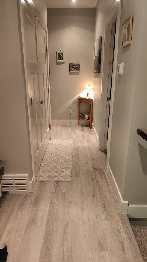 Small hallway decorating