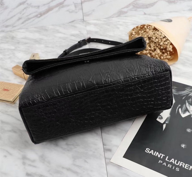 Thumbnail: oversized leather shoulder bag with chain strap – SLY145