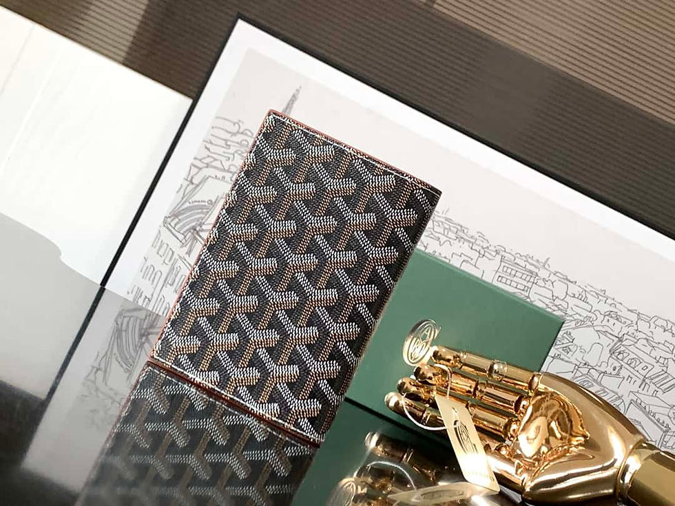 Thumbnail: versatile leather backpack with card pockets – GOY12