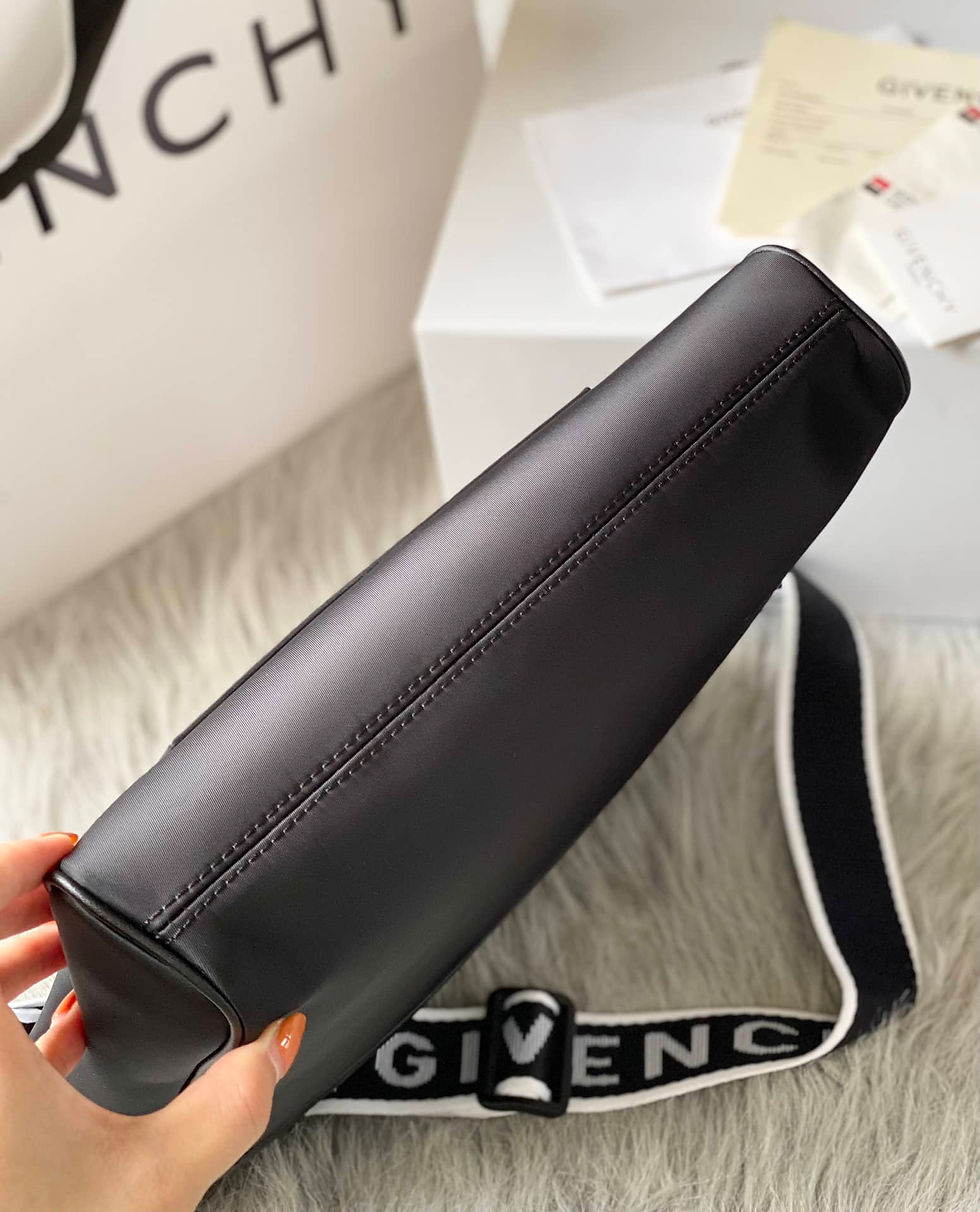 Thumbnail: Designer Bag Leather Bag GVNCHY