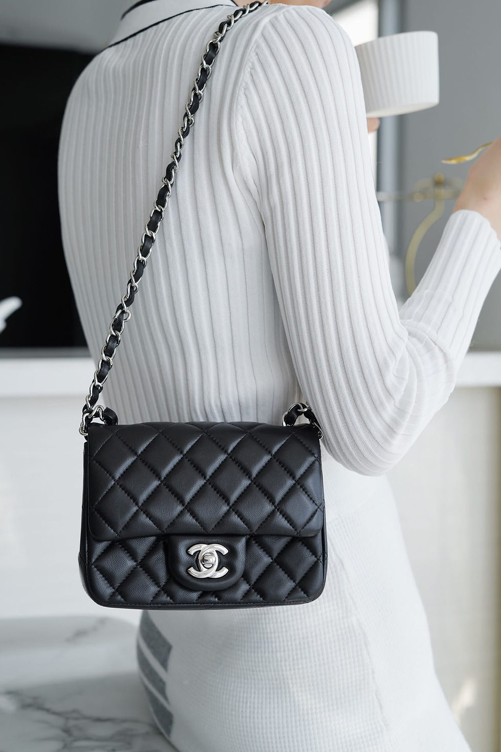 Thumbnail: classic flap square classic flap bag black/silver buckle – CHL280