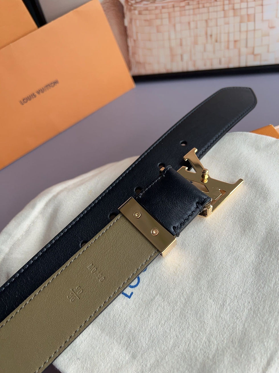 Thumbnail: Soft Cowhide Pyramide Belt – LUV708