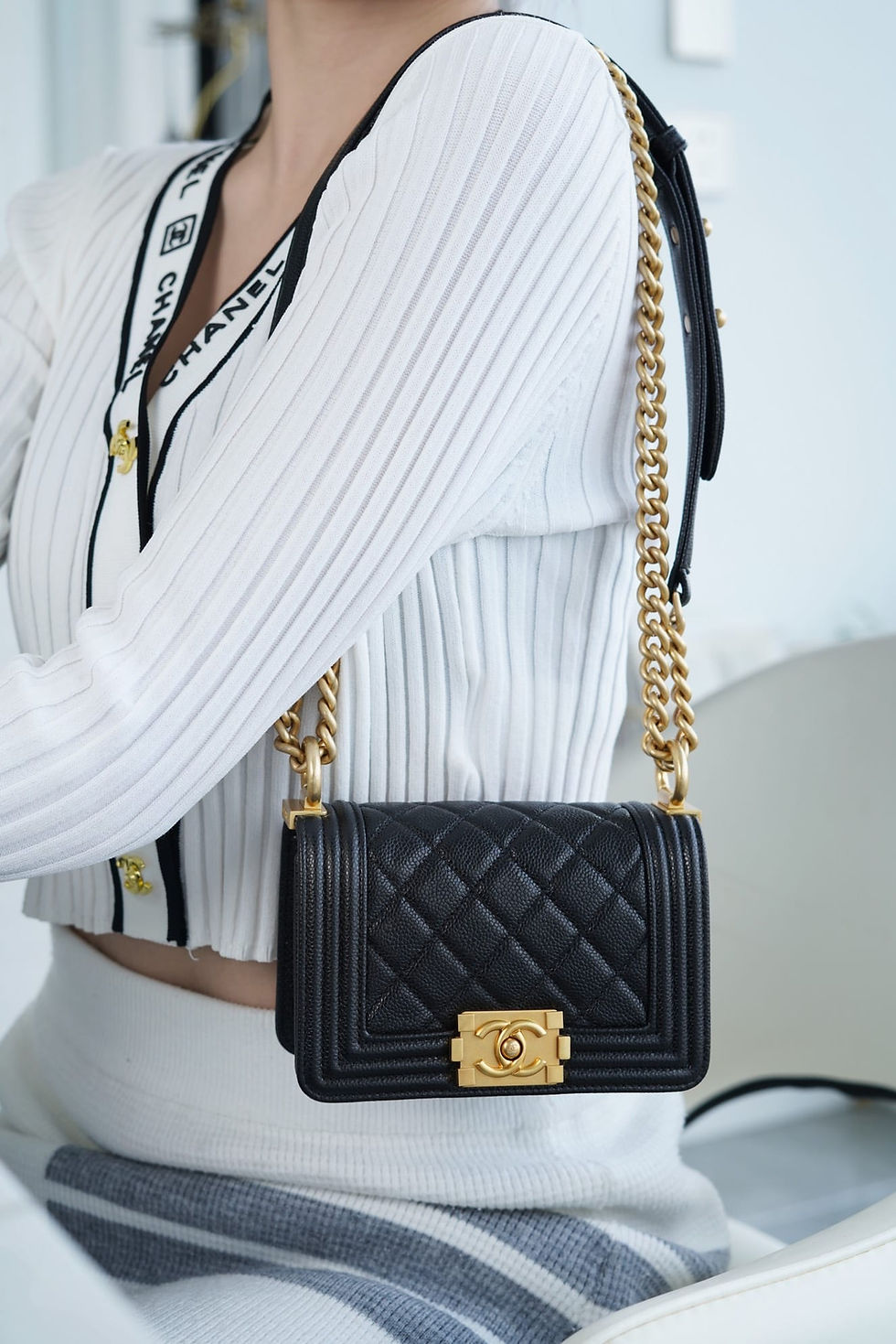 Thumbnail: 22a new mini 15cm lychee pattern calfskin flap bag black – CHL282