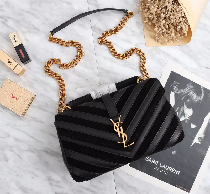 textured leather shoulder bag with gold hardware – SLY169