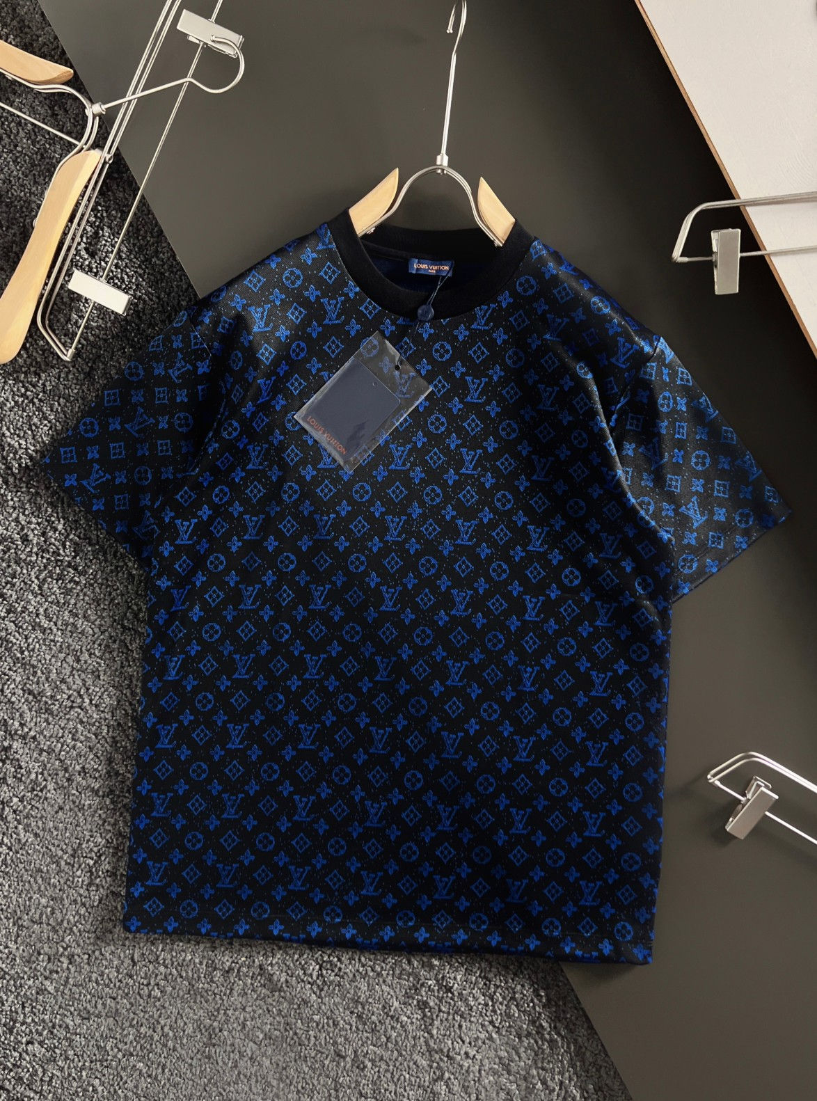 Designer Clothes LOV T-shirt - 5798