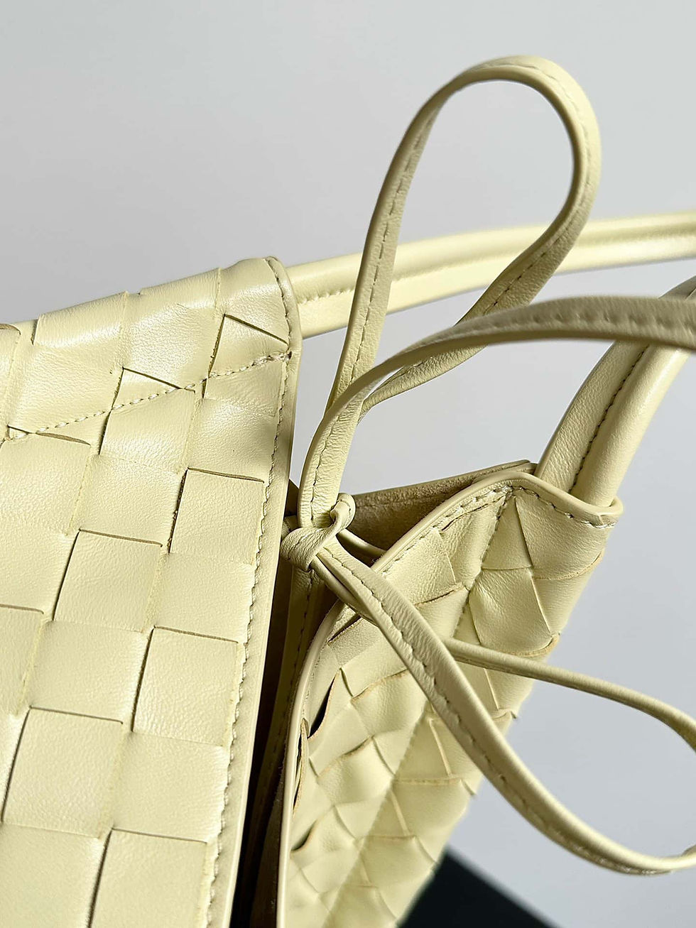 Thumbnail: Yang Mi's Latest Bag Solstice Shoulder Bag Yellow – BOT177