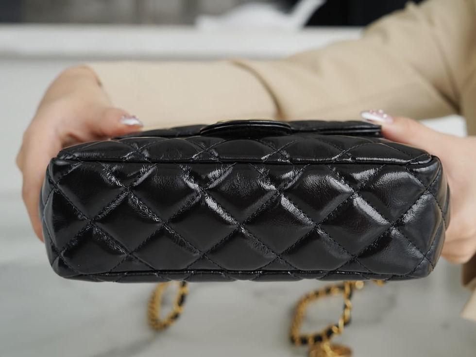 Thumbnail: 23c black wrinkled leather small hobo bag – CHL276