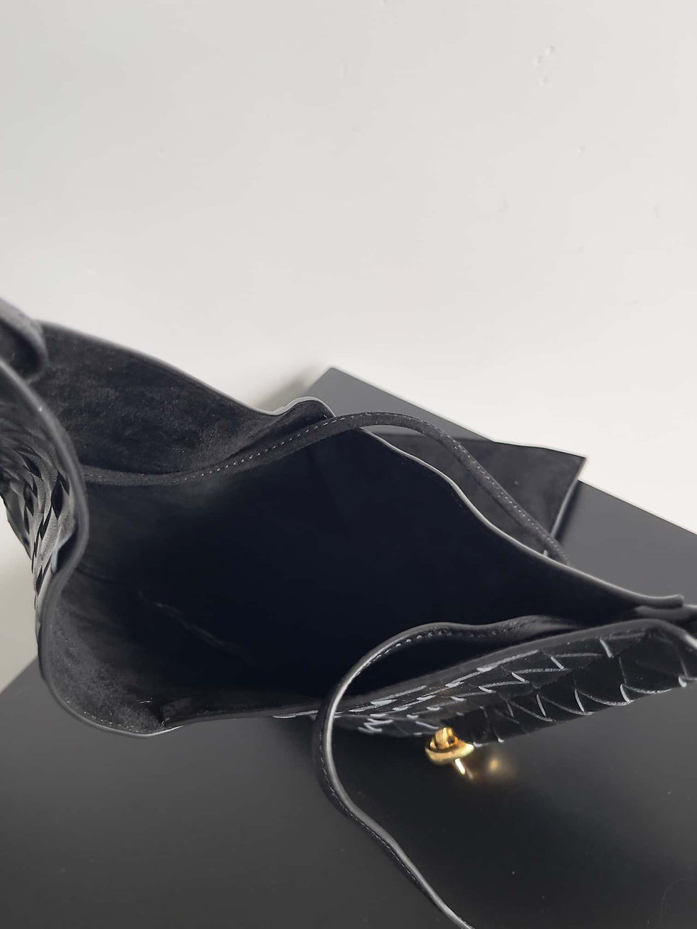 Thumbnail: Yang Mi's Latest Bag Solstice Shoulder Bag Black – BOT176