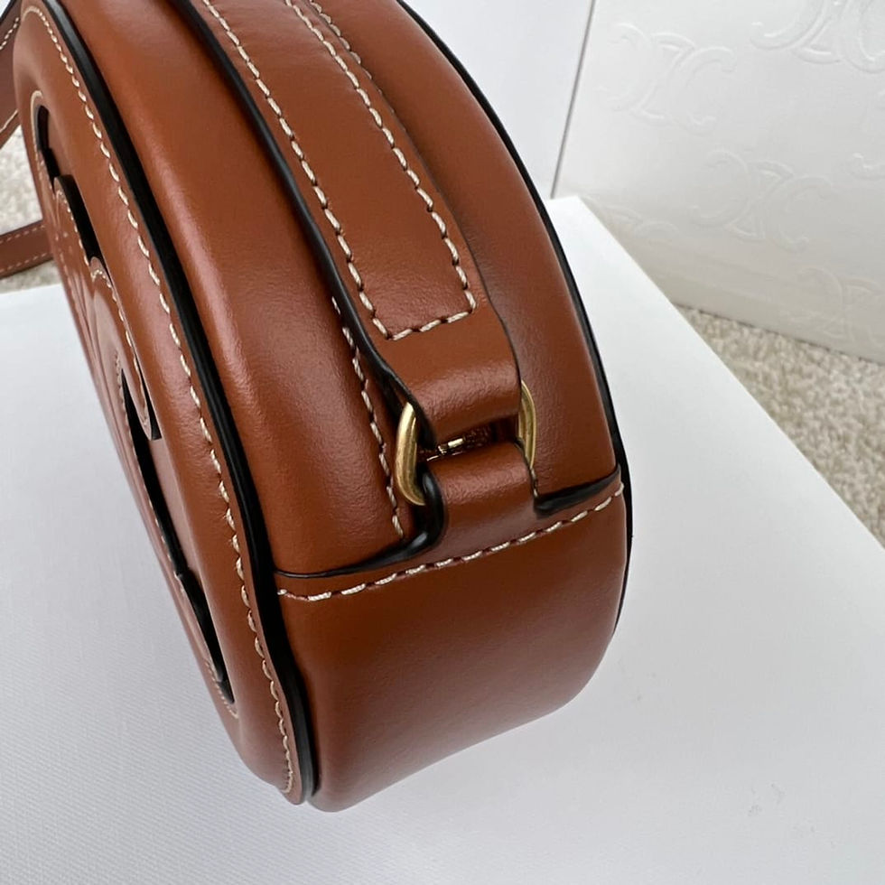 Thumbnail: Smooth Leather Oval Crossbody Bag – Compact Zipper Style – CEL355