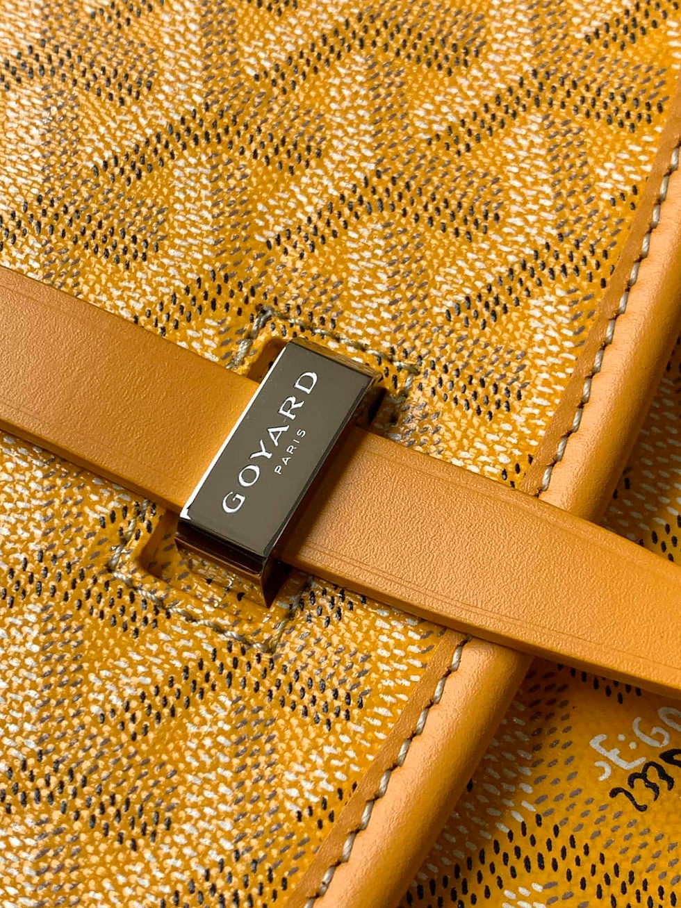 Thumbnail: premium canvas belt bag with chain strap – GOY419