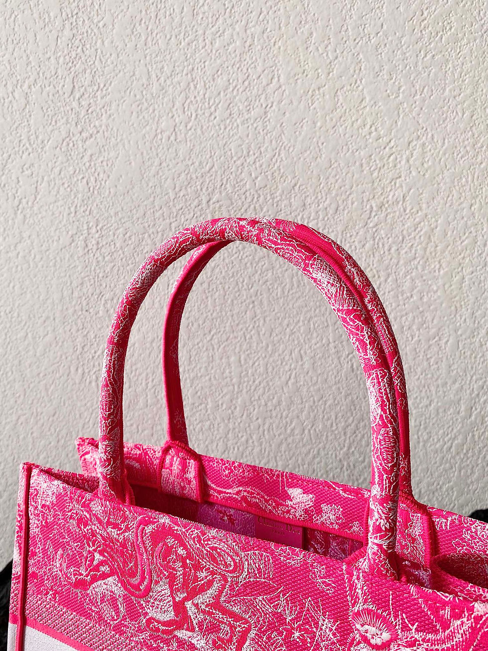 Thumbnail: Designer Bag Doir Book Tote - 845