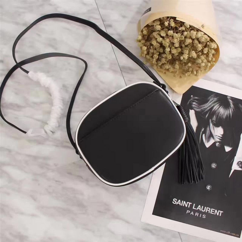 Thumbnail: quilted leather crossbody bag with magnetic flap – SLY117