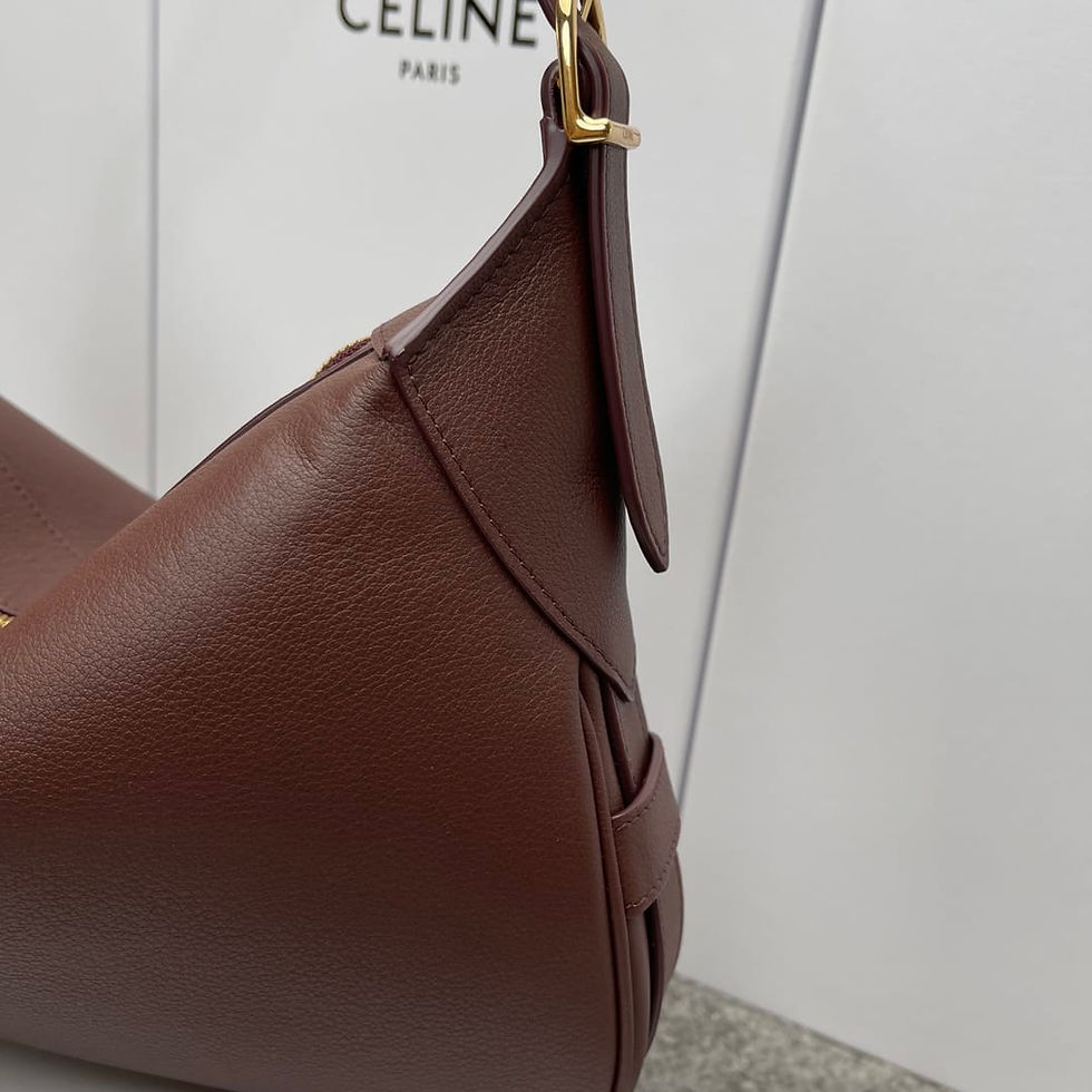 Thumbnail: Burgundy Soft Cowhide Shoulder Bag – Zip Top – CEL368